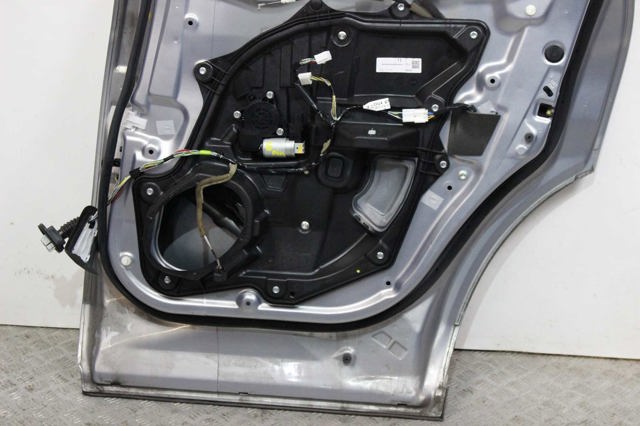 EGY17202XL MAZDA Дверь задняя правая купить в Тернополь