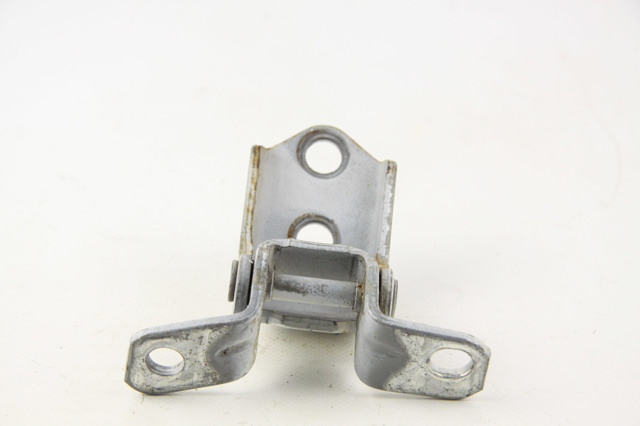 F15158210B MAZDA Петля двери передней правой купить в Сумы