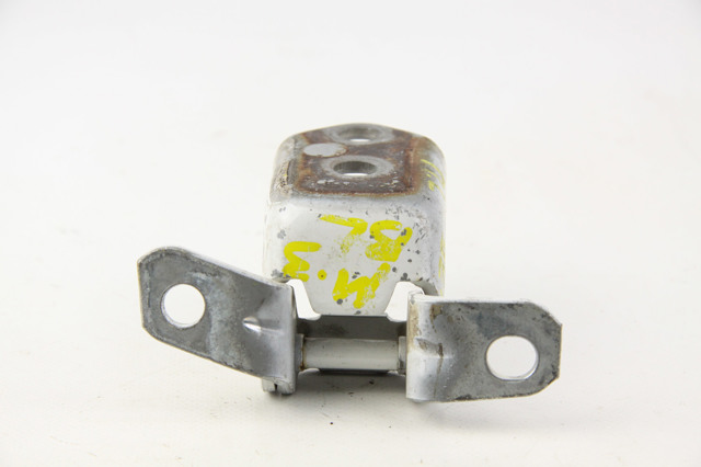 Петля передней двери правая F15159210B MAZDA