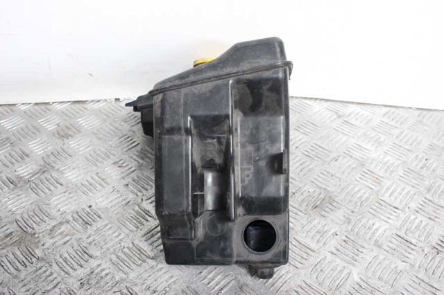 Бачок омывайки G22D67480B MAZDA