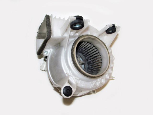 Вентилятор охлаждения батареи G923076010 TOYOTA