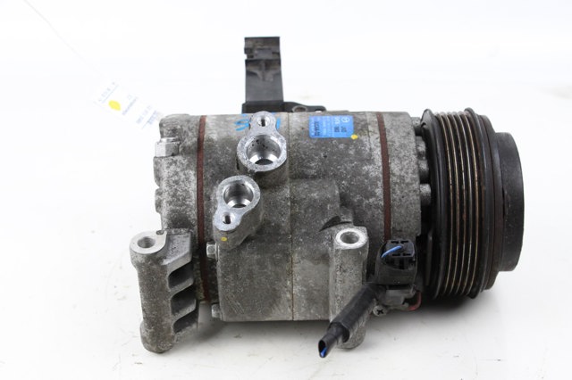 Компрессор климатической установки GHT661450 MAZDA