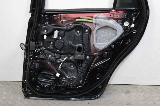 Дверь задняя в сборе GHY07202XC MAZDA