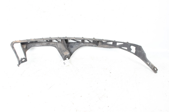Кронштейн бампера переднего, правый GP9A50151 MAZDA