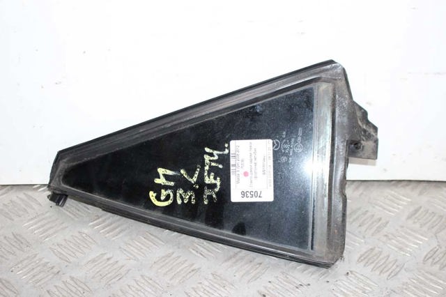 Задняя форточка левая GS1M73661 MAZDA
