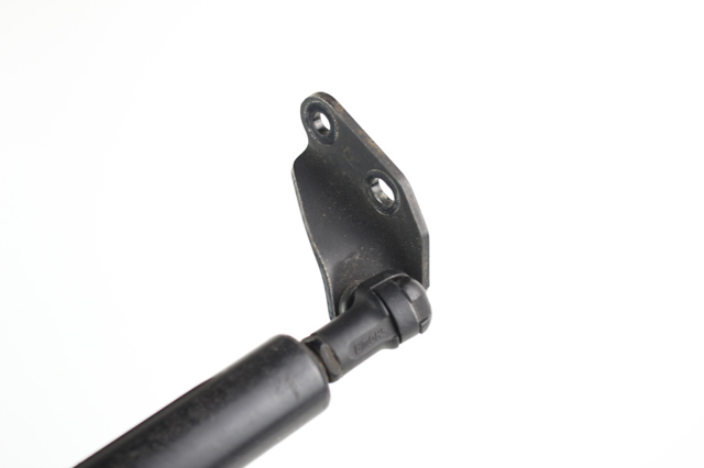 Амортизатор двери багажника GS2A62620C MAZDA