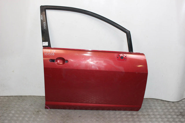 Пассажирская передняя дверь H0100EE5MM NISSAN