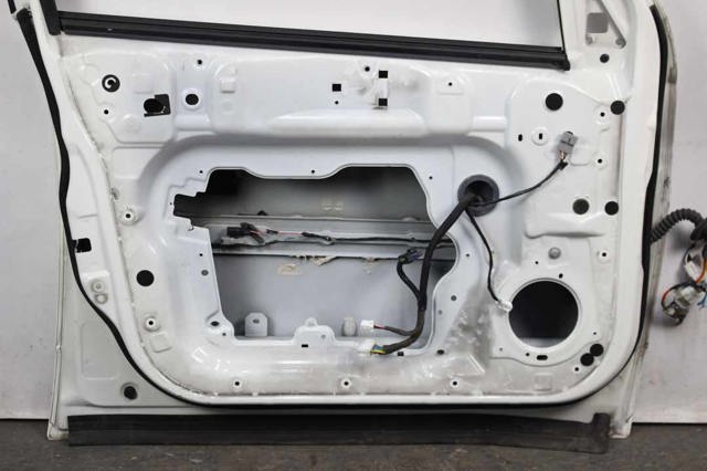 Дверь передняя, левая H0101JD0MD NISSAN