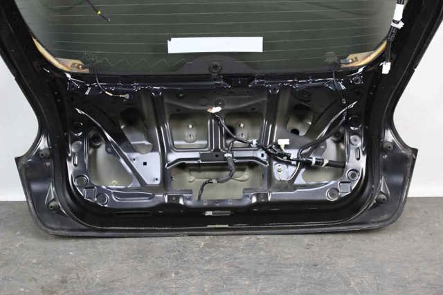 Задняя дверь K0100BV8BA NISSAN