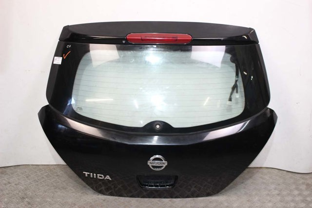 Двери Nissan Tiida