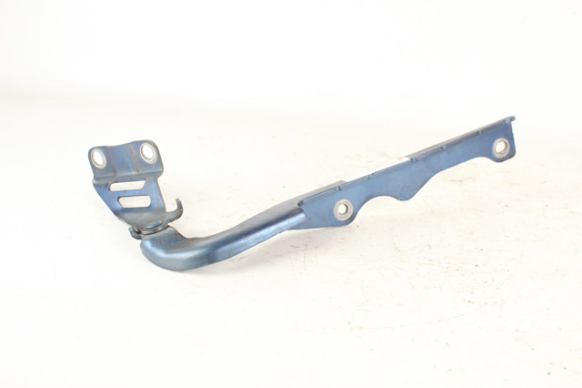 KB7W52410 MAZDA Петля капота правая купить в Ирпень