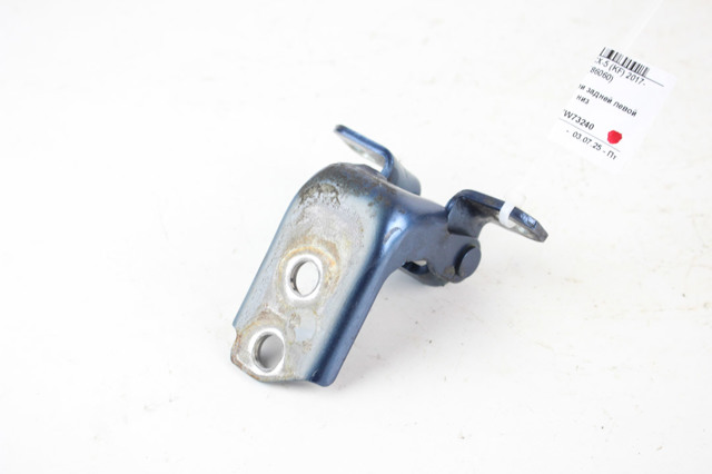KB7W73240 MAZDA Петля двери задней левой купить в Запорожье