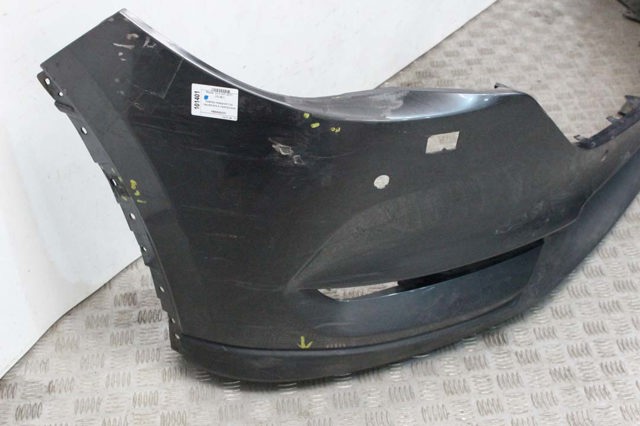 Передний бампер KB8A50031 MAZDA
