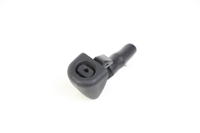 Форсунка омывателя стекла лобового, левая KD5367510 MAZDA