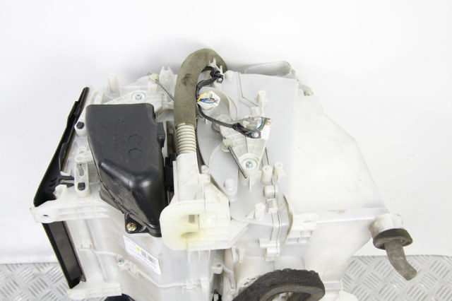 MN124235 MITSUBISHI Корпус печки в сборе купить в Павлоград