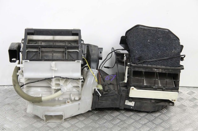 Корпус печки в сборе MN124235 MITSUBISHI