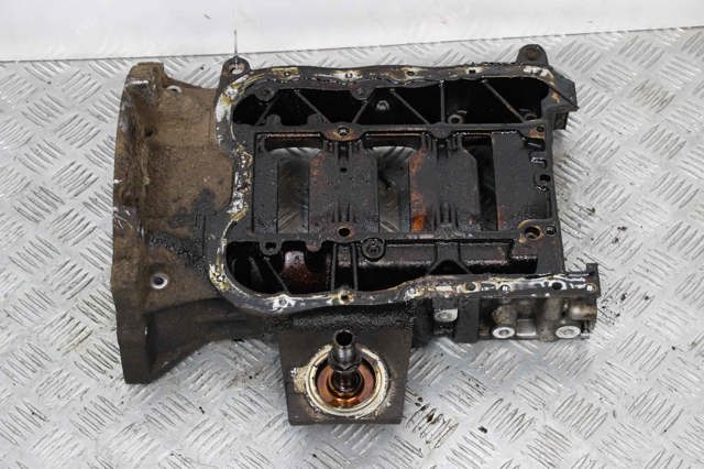 Блок двигателя MN163618 MITSUBISHI
