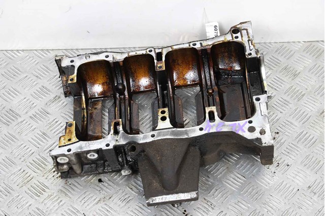 MN163618 MITSUBISHI Блок цилиндров двигателя купить в Николаев