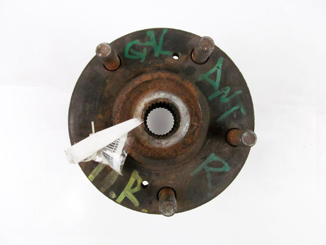 Ступица переднего колеса MR334386 MITSUBISHI