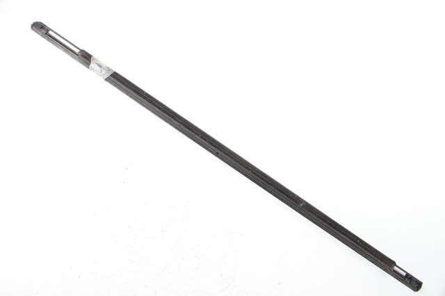 Молдинг опускного стекла двери передней, правой MR525756 MITSUBISHI