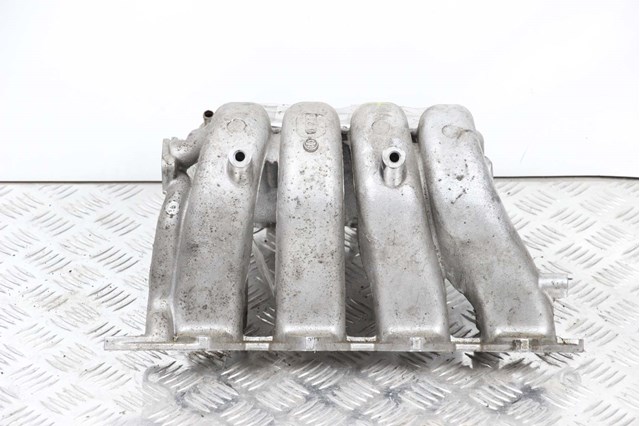 MR560952 Mitsubishi клапан электромагнитный ланцер-9 2.0 2003-09