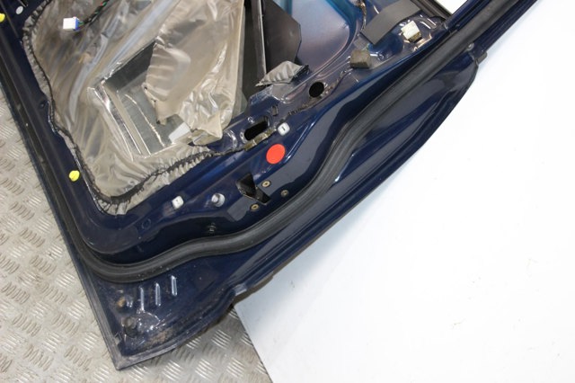 Пассажирская передняя дверь MR954410 MITSUBISHI