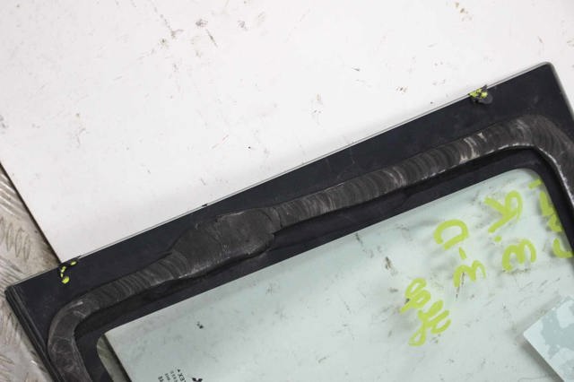 MR957056 MITSUBISHI Стекло кузова (багажного отсека) правое купить в Хмельницкий
