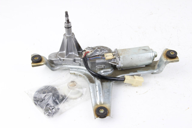 Моторчик заднего стеклоочистителя MR957748 MITSUBISHI