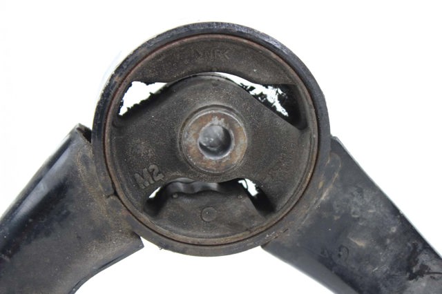 Подушка двигателя MR961162 MITSUBISHI