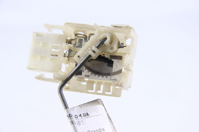 Датчик уровня топлива в баке MR970892 MITSUBISHI