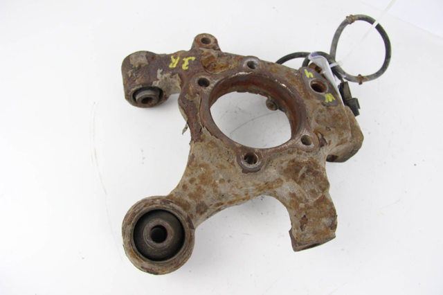 Кулак поворотный правый MR992532 MITSUBISHI