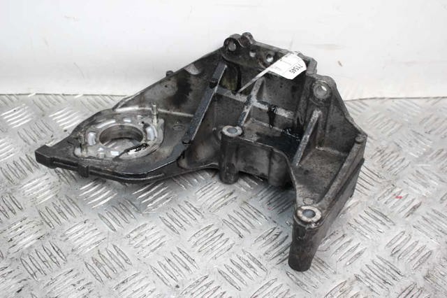 RF7J13G00 MAZDA Кронштейн топливного насоса ТНВД купить в Ирпень