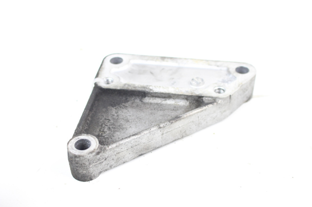 RF7L15810 MAZDA Кронштейн компрессора кондиционера купить в Харьков