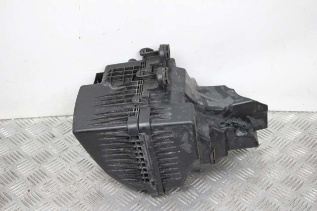Корпус воздушного фильтра, нижняя часть SH01133AYB MAZDA