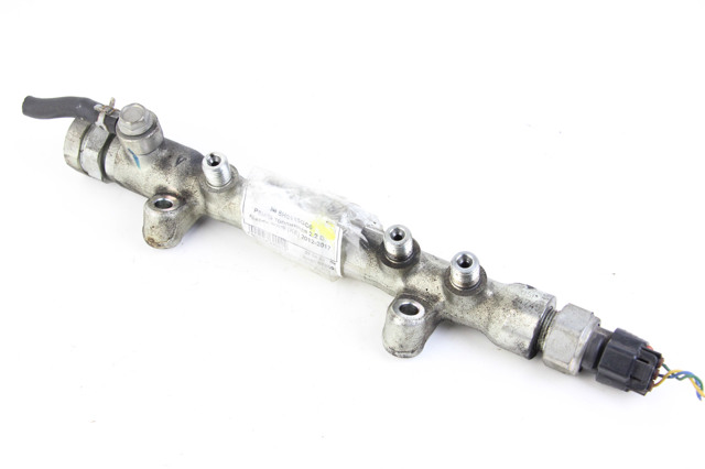 Топливная рампа SH0113GC0 MAZDA