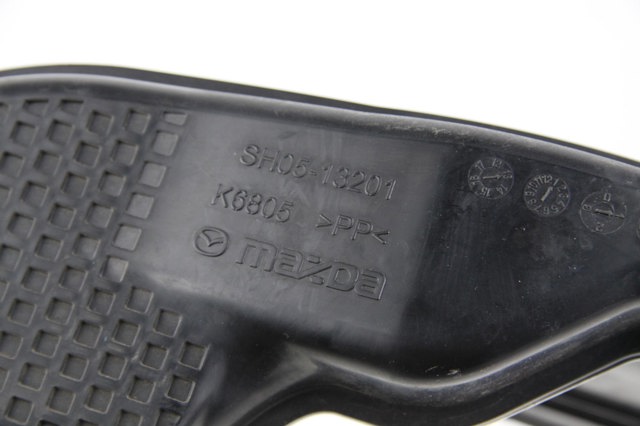 Воздухозаборник SH0513200A MAZDA