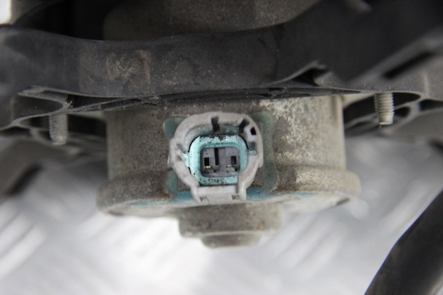 Кожух радиатора охлаждения Z66815025 MAZDA