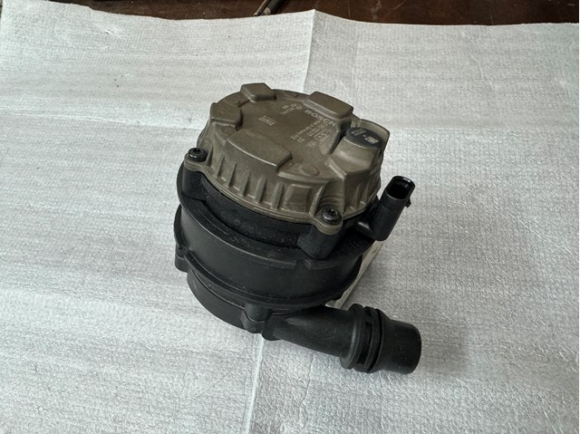 11518637953 BMW Дополнительная помпа купить в Черновцы