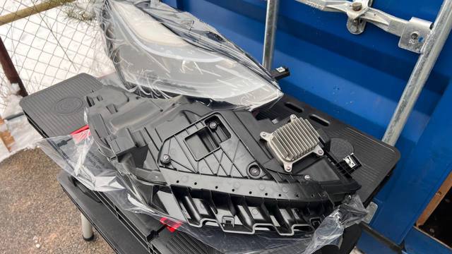 Tesla Model 151495300C Правая фара в наличии Киев