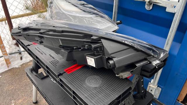 151495300C Tesla Model Правая фара купить в Ровно