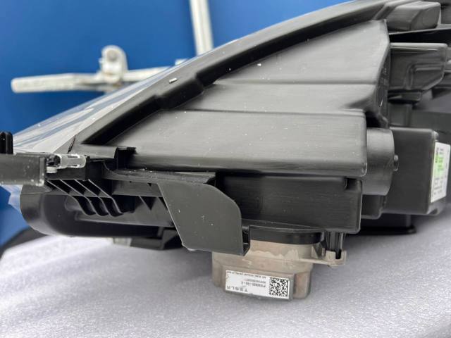 151495300C Tesla Model Фара правая купить в Винница