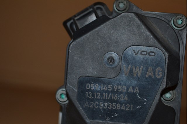 Дроссельная заслонка в сборе 059145950AA VAG