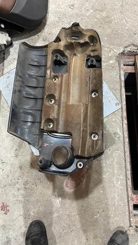 CHRYSLER 68298922AA Крышка двигателя в наличии Харьков
