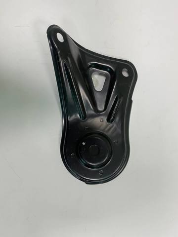 Кронштейн передней балки 5102333060 TOYOTA