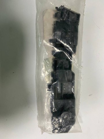 Правое крепление переднего бампера 631427999R RENAULT