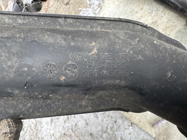 7P0145795 VAG Патрубок интеркулера купить в Одесса