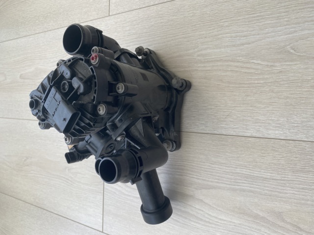 Кожух термостата 11538642559 BMW