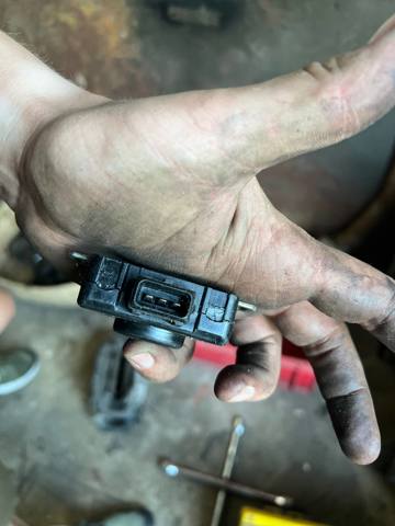 Датчик положения дроссельной заслонки Вольво 740