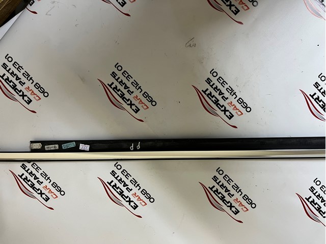 VAG 4G0853284 Молдинг опускного стекла двери передней правой в наличии Житомир