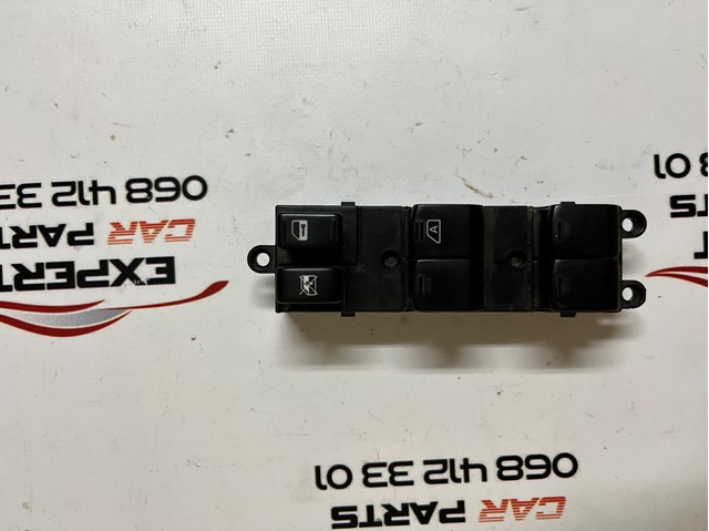 Кнопки переднего левого стеклоподъёмника 83071FG090 SUBARU